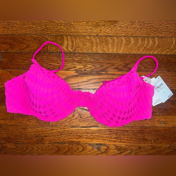 NWT Good American Hot Pink Swim Suit Top with waffle print Size X-6 MSRP 59 - Picture 2 of 4